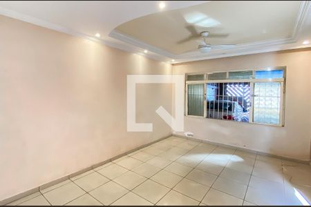 Sala de casa à venda com 4 quartos, 200m² em Jardim Penha, São Paulo