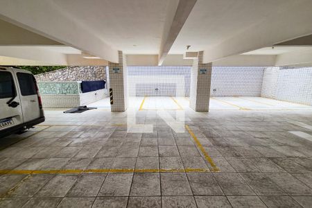 Garagem de apartamento para alugar com 2 quartos, 94m² em Maracanã, Praia Grande