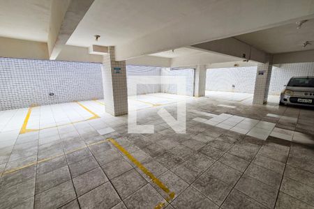 Garagem de apartamento para alugar com 2 quartos, 94m² em Maracanã, Praia Grande