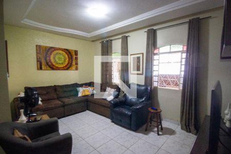 Casa à venda com 5 quartos, 300m² em Conjunto M, Brasília