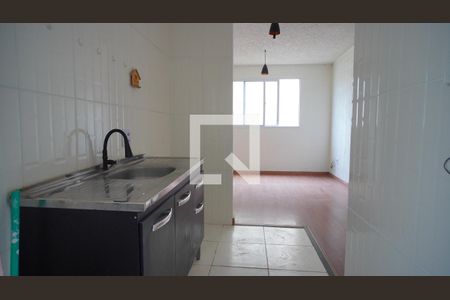 Cozinha e sala  de apartamento para alugar com 2 quartos, 42m² em Sarandi, Porto Alegre