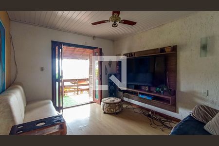 Sala  de casa à venda com 3 quartos, 150m² em Vila Nova, Porto Alegre