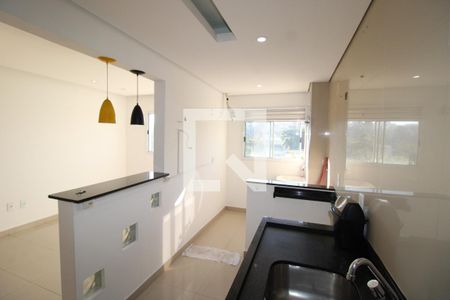 Sala / Cozinha de apartamento para alugar com 2 quartos, 55m² em Vila Curuçá Nova, São Paulo