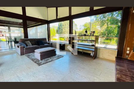 Sala de TV de casa de condomínio para alugar com 5 quartos, 5000m² em Vila Santo Antonio de Carapicuiba, Cotia