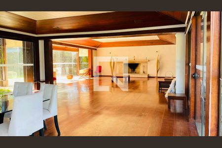 Sala de jantar de casa de condomínio para alugar com 5 quartos, 5000m² em Vila Santo Antonio de Carapicuiba, Cotia