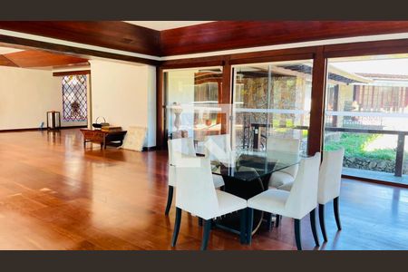 Sala de jantar de casa de condomínio para alugar com 5 quartos, 5000m² em Vila Santo Antonio de Carapicuiba, Cotia