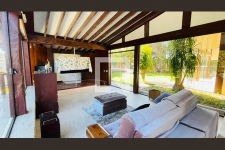 Sala de TV de casa de condomínio para alugar com 5 quartos, 5000m² em Vila Santo Antonio de Carapicuiba, Cotia