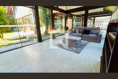 Sala de TV de casa de condomínio para alugar com 5 quartos, 5000m² em Vila Santo Antonio de Carapicuiba, Cotia