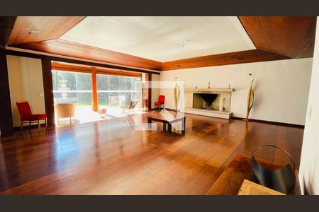 Sala de casa de condomínio para alugar com 5 quartos, 5000m² em Vila Santo Antonio de Carapicuiba, Cotia