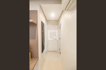 Corredor de apartamento para alugar com 2 quartos, 79m² em Empresarial 18 do Forte, Barueri
