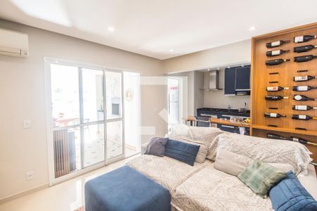 Sala  de apartamento para alugar com 2 quartos, 79m² em Empresarial 18 do Forte, Barueri
