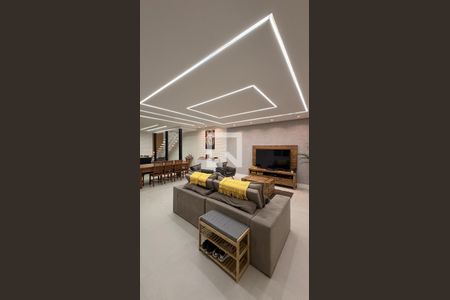Sala de casa de condomínio à venda com 6 quartos, 450m² em Vila Irmaos Arnoni, São Paulo