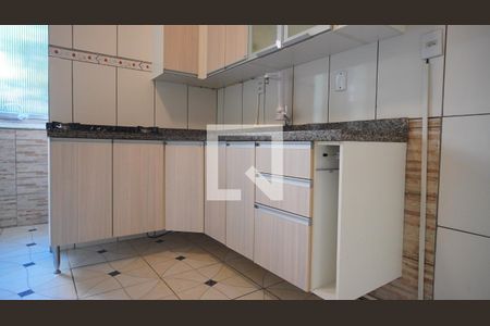Cozinha  de apartamento para alugar com 3 quartos, 72m² em Auxiliadora, Porto Alegre