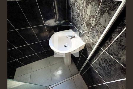 Banheiro da Suíte de casa para alugar com 2 quartos, 60m² em Jardim Peri, São Paulo