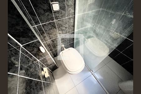 Banheiro da Suíte de casa para alugar com 2 quartos, 60m² em Jardim Peri, São Paulo