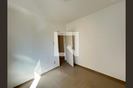 Quarto 1 de apartamento para alugar com 2 quartos, 50m² em Praça Seca, Rio de Janeiro