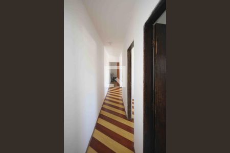 Corredor de casa à venda com 3 quartos, 150m² em Jardim Santa Teresinha, São Paulo