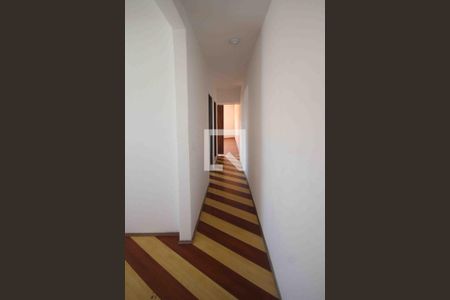 Corredor de casa à venda com 3 quartos, 150m² em Jardim Santa Teresinha, São Paulo