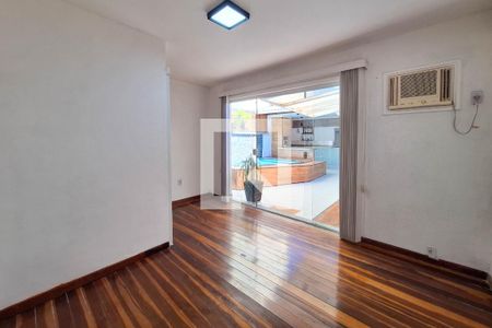 Suíte 1 de casa para alugar com 2 quartos, 95m² em Piratininga, Niterói