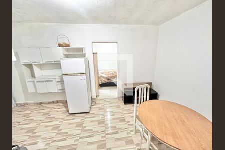 Sala/Cozinha de casa para alugar com 1 quarto, 40m² em Vila Roque, São Paulo