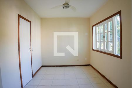 Quarto de casa de condomínio para alugar com 4 quartos, 242m² em Vargem Grande, Rio de Janeiro