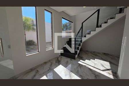 Casa à venda com 4 quartos, 491m² em Várzea, Lagoa Santa