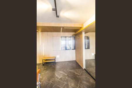 Sala  de apartamento para alugar com 2 quartos, 70m² em Empresarial 18 do Forte, Barueri