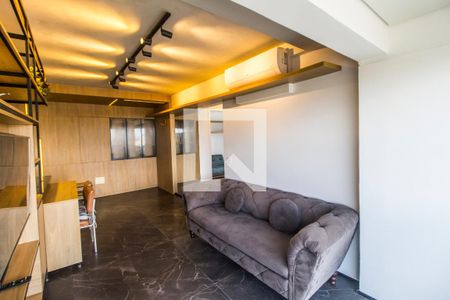 Sala  de apartamento para alugar com 2 quartos, 70m² em Empresarial 18 do Forte, Barueri