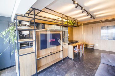 Sala  de apartamento para alugar com 2 quartos, 70m² em Empresarial 18 do Forte, Barueri