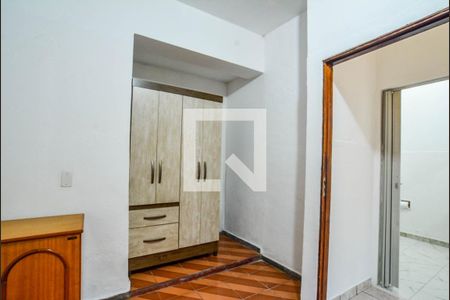 Quarto de casa para alugar com 1 quarto, 65m² em Vila Metalúrgica, Santo André