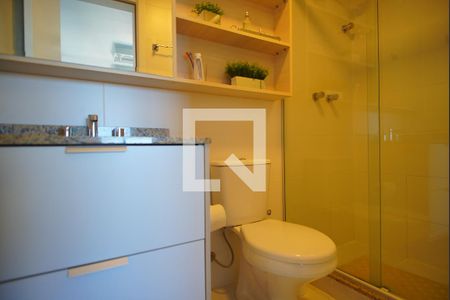 Banheiro da Suíte de apartamento para alugar com 2 quartos, 62m² em Santa Maria Goretti, Porto Alegre
