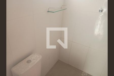 Banheiro  de casa para alugar com 2 quartos, 60m² em Vila Moraes, São Paulo