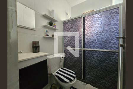Banheiro da Suíte 1 de apartamento para alugar com 2 quartos, 70m² em Centro, Nilópolis