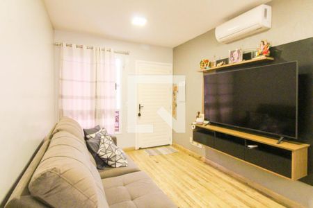 Sala de casa de condomínio para alugar com 2 quartos, 70m² em Estância Velha, Canoas