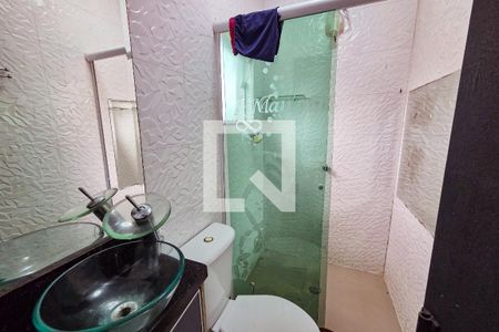 Banheiro da Suíte 1 de casa para alugar com 3 quartos, 180m² em Vila Caiçara, Praia Grande