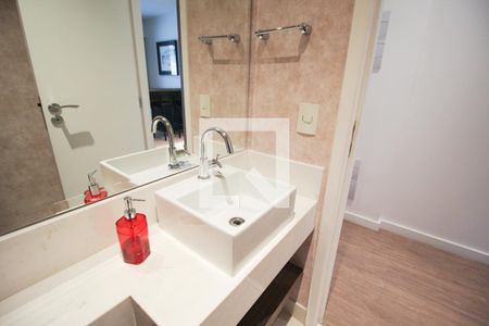 Lavabo de apartamento para alugar com 1 quarto, 62m² em Itaim Bibi, São Paulo