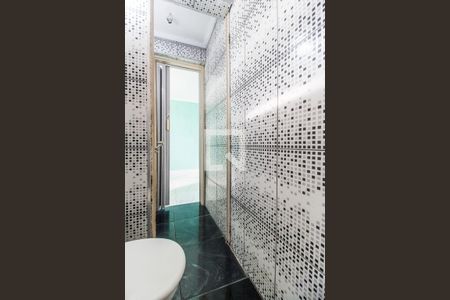 Banheiro de apartamento para alugar com 2 quartos, 45m² em Conjunto Habitacional Presidente Castelo Branco, Carapicuíba