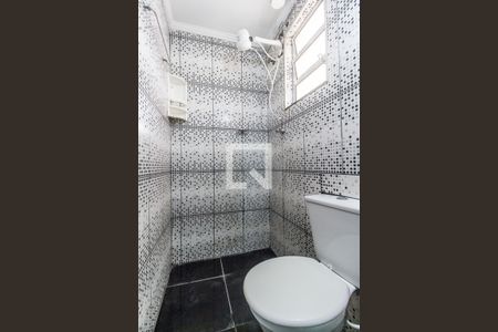 Banheiro de apartamento para alugar com 2 quartos, 45m² em Conjunto Habitacional Presidente Castelo Branco, Carapicuíba