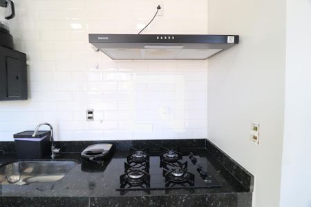 Cozinha de apartamento para alugar com 1 quarto, 28m² em Santa Mônica, Uberlândia