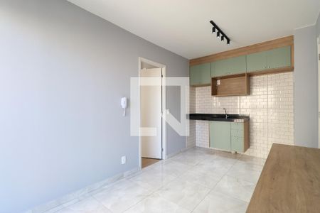 Sala/Cozinha de apartamento para alugar com 1 quarto, 27m² em Vila Romana, São Paulo