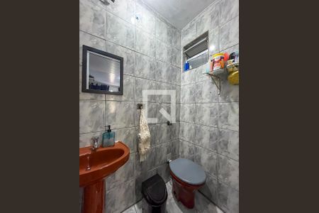 Banheiro da Suíte de casa à venda com 2 quartos, 44m² em Vila Heliopolis, São Paulo