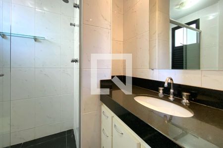 Banheiro da Suíte 1 de apartamento à venda com 4 quartos, 160m² em Sion, Belo Horizonte