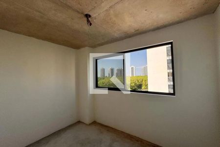Quarto com vista para a cidade, com janelas grandes e iluminação boa. de apartamento à venda com 4 quartos, 65m² em Taquara, Rio de Janeiro
