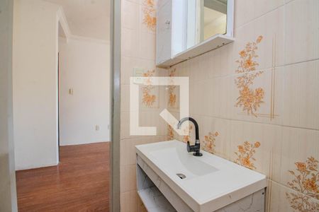 Banheiro de apartamento à venda com 1 quarto, 45m² em Rubem Berta, Porto Alegre