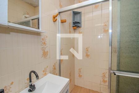 Banheiro de apartamento à venda com 1 quarto, 45m² em Rubem Berta, Porto Alegre
