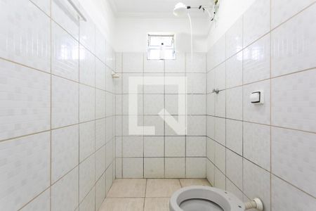Banheiro  de casa para alugar com 1 quarto, 42m² em Jardim Indaia, São Paulo