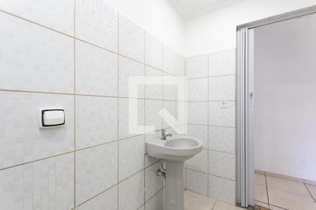 Banheiro  de casa para alugar com 1 quarto, 42m² em Jardim Indaia, São Paulo
