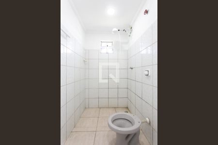 Banheiro  de casa para alugar com 1 quarto, 42m² em Jardim Indaia, São Paulo