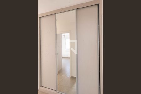 Corredor- Armário de apartamento para alugar com 2 quartos, 55m² em Jardim Ipaussurama, Campinas