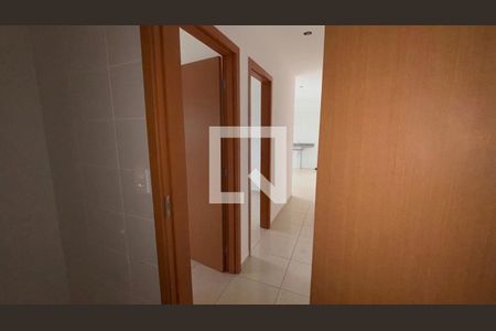 Corredor de apartamento para alugar com 2 quartos, 46m² em Parque Sao Vicente, São Vicente